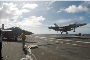 Siêu tàu sân bay Mỹ sắp đến Hong Kong