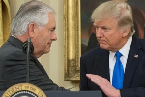 Nhà Trắng: Đọ IQ với ông Tillerson là ông Trump nói đùa