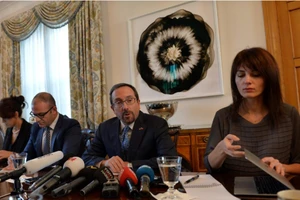 Thị trường u ám, Thổ Nhĩ Kỳ xuống nước với Mỹ