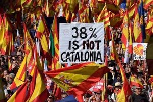 Gốc rễ làn sóng đòi tự trị làm rung chuyển châu Âu