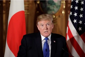 Ông Trump đề nghị mua thêm tên lửa đối phó Triều Tiên