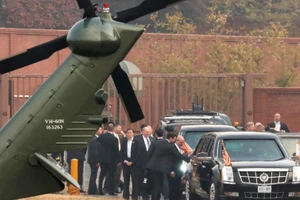Ông Trump không đến DMZ gần Triều Tiên vì sương mù