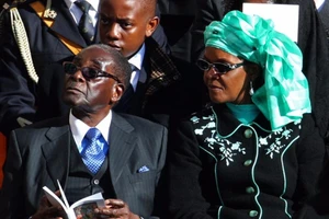 Ông Mugabe từ chức, chấm dứt 37 năm cầm quyền Zimbabwe