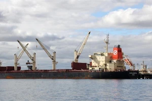 Tàu thứ hai tuồn dầu cho Triều Tiên bị Hàn Quốc bắt