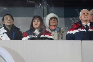 Ông Pence im lặng trước cú bắt tay lịch sử liên Triều