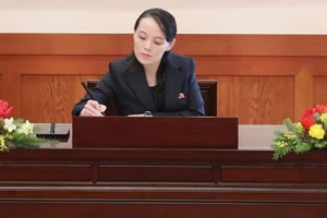 Bà Kim Yo-jong viết gì trong sổ lưu niệm Nhà Xanh?