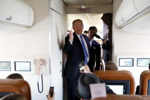 Ông Trump lệnh tăng 100 tỉ USD thuế với Trung Quốc