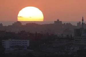 Israel không kích cơ sở sản xuất vũ khí của Hamas