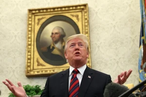 Ông Trump nói có thể hoãn gặp ông Kim