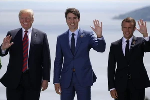 G7: Gặp ông Macron, ông Trump đồng ý đối thoại thương mại