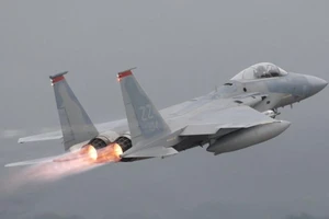 Tiêm kích F-15 của Mỹ rơi xuống biển gần Okinawa