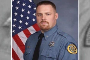 Trên đường đến tòa án, tù nhân cướp súng bắn chết cảnh sát 