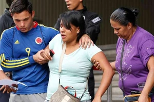 Dẫm đạp vì hơi cay ở hộp đêm, 17 thanh thiếu niên chết