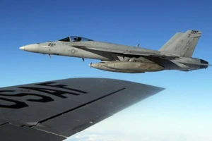 Tiêm kích Mỹ bị bắn tia laser gây mù 