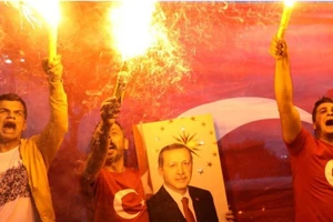 Tổng thống Erdogan thắng nhiệm kỳ mới, gia tăng quyền lực