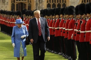 Ông Trump ấn tượng về nữ hoàng Elizabeth