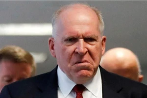 Ông Trump tính rút quyền miễn trừ an ninh 6 quan chức Obama