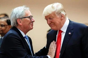 Ông Trump đồng ý bàn chuyện bỏ thuế quan với EU