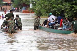 25.000 dân Campuchia sơ tán vì lụt từ Lào đổ qua