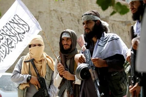 Mỹ gặp Taliban bàn chuyện ngừng bắn?