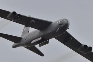 Máy bay B-52 và P-8 Poseidon của Mỹ tuần tra biển Đông 