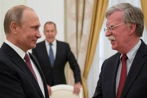 Mặc trừng phạt, Mỹ vẫn gặp Nga bàn hậu thượng đỉnh Trump-Putin