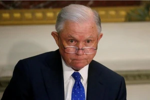 Đấu khẩu với ông Trump, Bộ trưởng Tư pháp sắp ra đi?