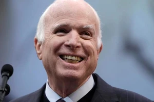 Thượng nghị sĩ John McCain qua đời, thọ 81 tuổi