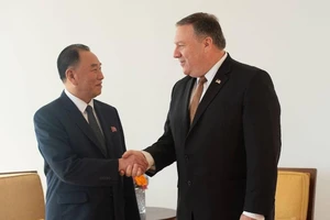Vì sao ông Trump đột ngột lệnh ông Pompeo hủy đi Triều Tiên?