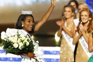 Lần đầu tiên trong lịch sử Miss America bỏ phần thi áo tắm
