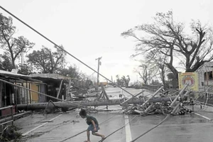 Mangkhut làm 25 người chết ở Philippines, hướng sang Hong Kong