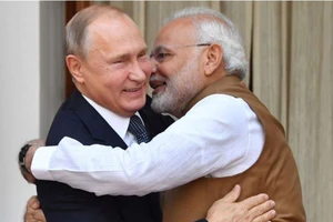 Ông Putin sang Ấn Độ ký bán 5 hệ thống S-400