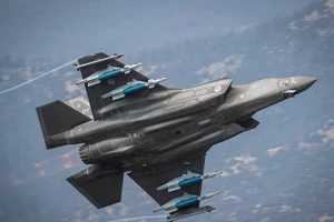 Mỹ tạm ngưng hoạt động toàn bộ F-35 sau vụ rơi tháng trước