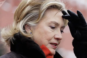 Mỹ rút quyền miễn trừ an ninh của bà Hillary Clinton