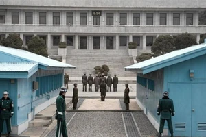 Cuộc gặp 3 bên đầu tiên tại làng đình chiến Bàn Môn Điếm​