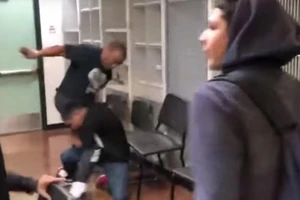 Mỹ: Đánh học sinh hỗn hào, thầy giáo được cả lớp bênh vực