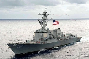 Mỹ đưa hai tàu chiến đến eo biển Đài Loan