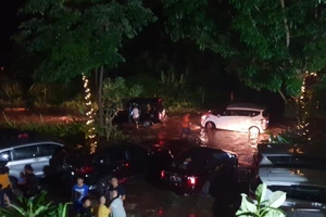 Indonesia: Núi lửa gây sóng thần, 43 người chết, 600 bị thương