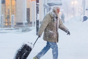 27 người chết trong tuyết trắng trời nước Mỹ