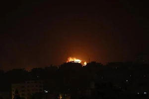 Israel không kích 2 tiền đồn quân sự Hamas