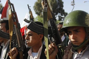 Sân bay Saudi Arabia bị không kích