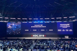 Huawei họp báo, ra mắt hệ điều hành OS thay Android của Google