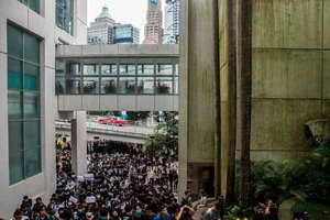 Nhân viên lãnh sự quán Anh ở Hong Kong 'bị bắt tại Trung Quốc'