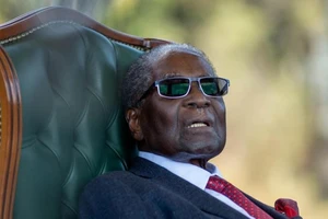 Quan chức Zimbabwe qua Singapore đưa thi hài ông Mugabe về 