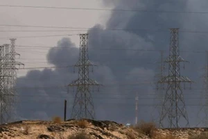 Saudi Arabia: Vũ khí tấn công hai nhà máy lọc dầu là của Iran
