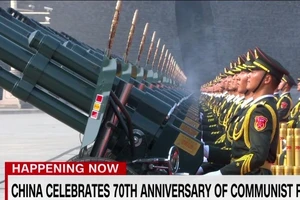 Quốc khánh Trung Quốc bắt đầu với 70 phát đại bác