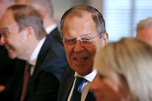 Ông Lavrov sang Mỹ, ông Pompeo cảnh cáo không can thiệp bầu cử