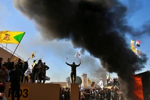 Đại sứ quán Mỹ tại Iraq bị tấn công. Ảnh: REUTERS