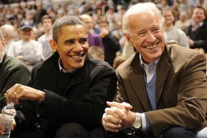 Ông Obama (trái) và ông Biden (phải) thời còn làm việc chung. Ảnh: GETTY IMAGES