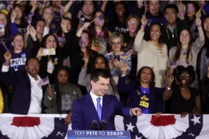 Ông Pete Buttigieg, nhân vật về đầu trong cuộc bầu cử sơ bộ tại bang Iowa (Mỹ). Ảnh: REUTERS